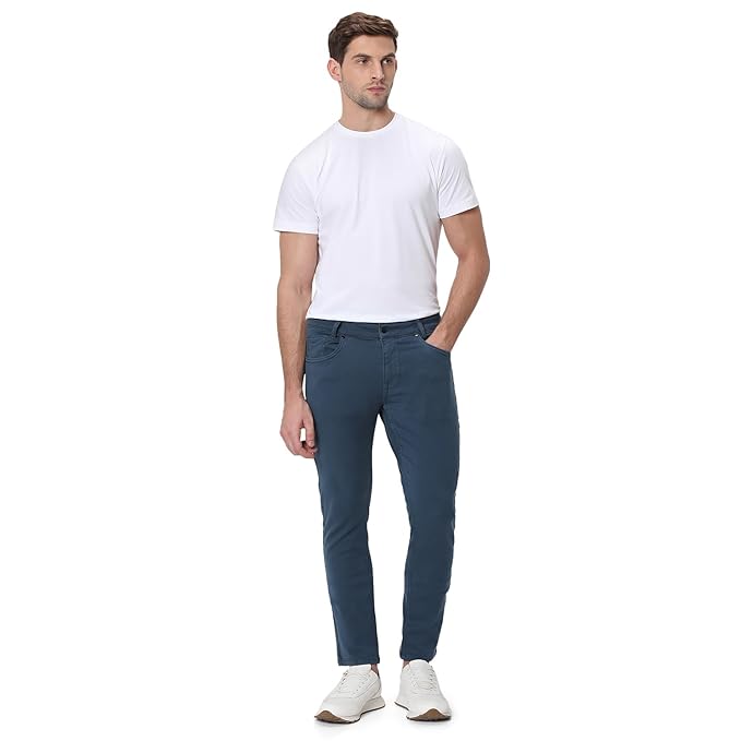 Stylish Blue Jeans with Comfortable Stretch and Skinny Fit